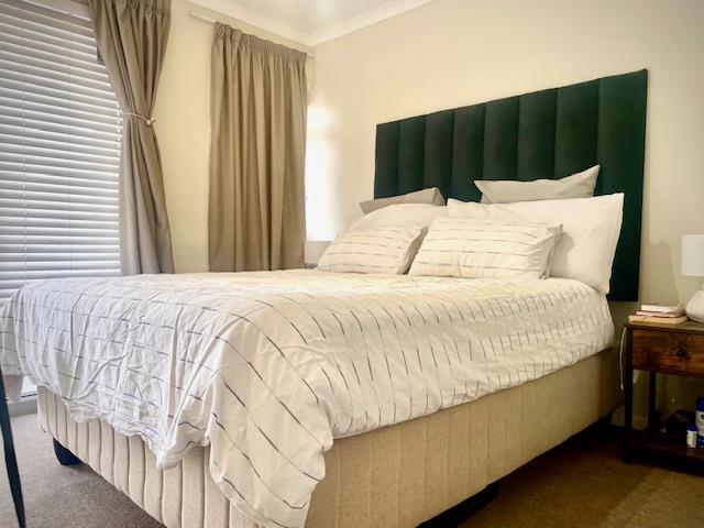 2 Bedroom Property for Sale in Sea Point Western Cape